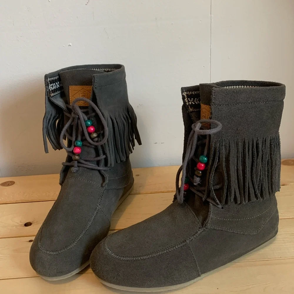 Bohemian Grey Suede-Freewater Fringe Songbird Boots-Grey-Size 7 - Picture 9 of 16
